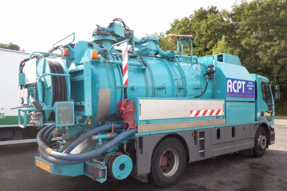 camion d'assainissement